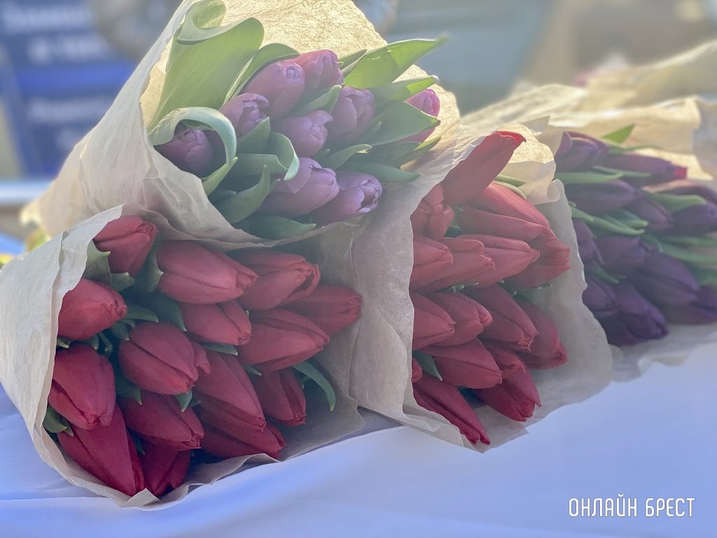 Небывалые скидки на розы: мошенники к 8 Марта придумали новую схему обмана