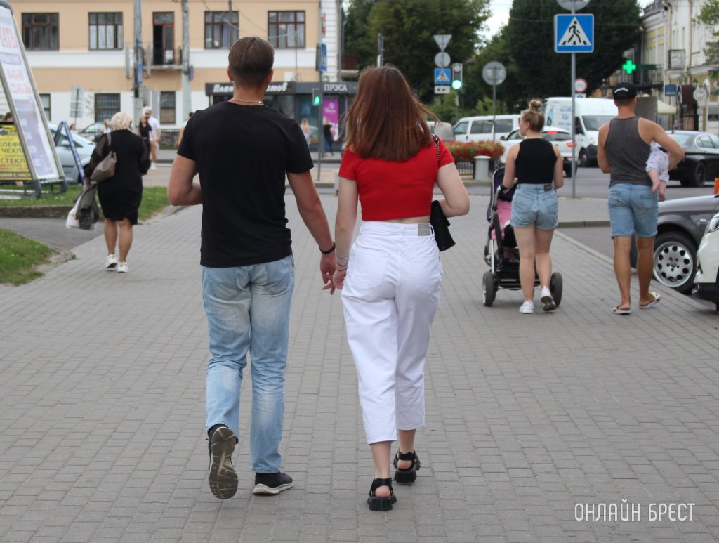 Стало известно, в каком возрасте брестчанки выходят замуж