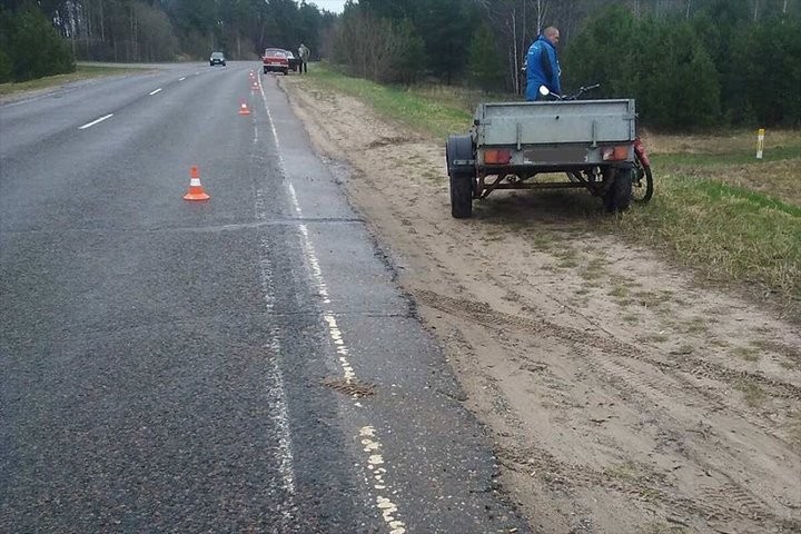 Во время движения от «Москвича» отсоединился прицеп и сбил велосипедистку