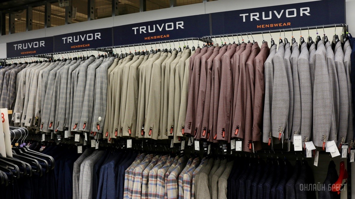 Соберите свой безупречный образ с иголочки в «ЦУМе», на третьем этаже. Готовимся к выпускным, линейкам, свадьбам