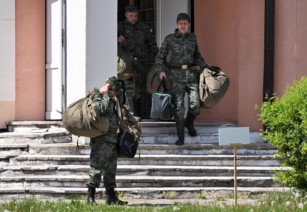 О чем говорят в территориальных войсках Беларуси? Репортаж из Кобринского района