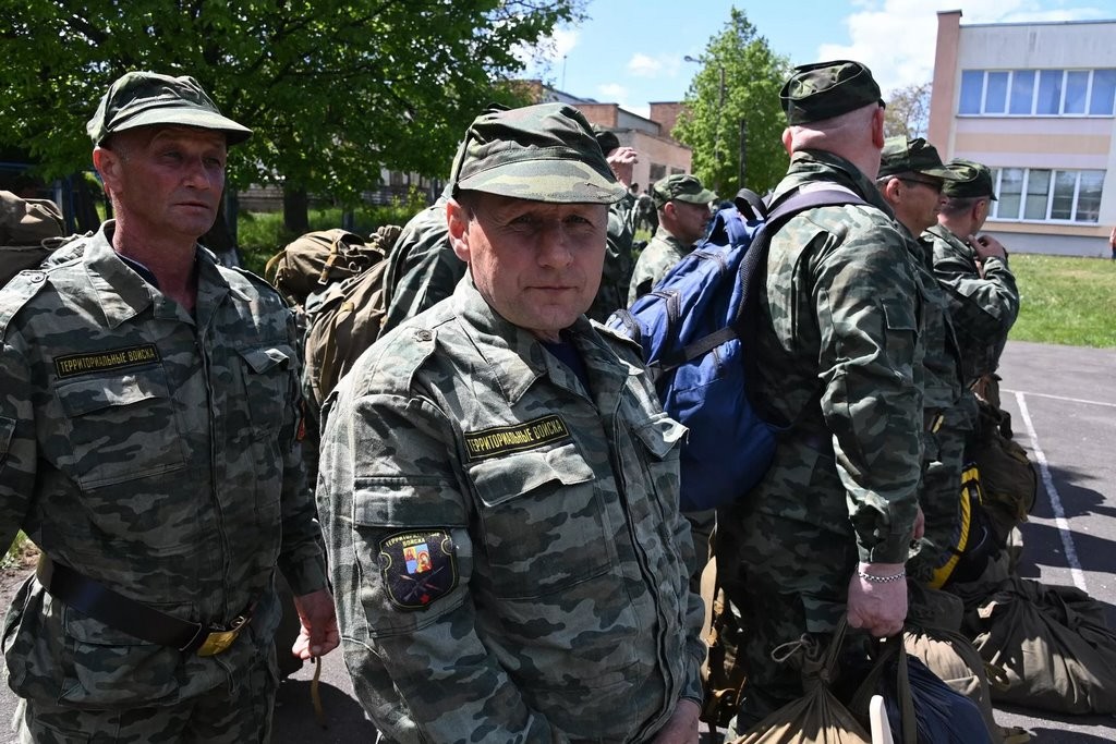 О чем говорят в территориальных войсках Беларуси? Репортаж из Кобринского района