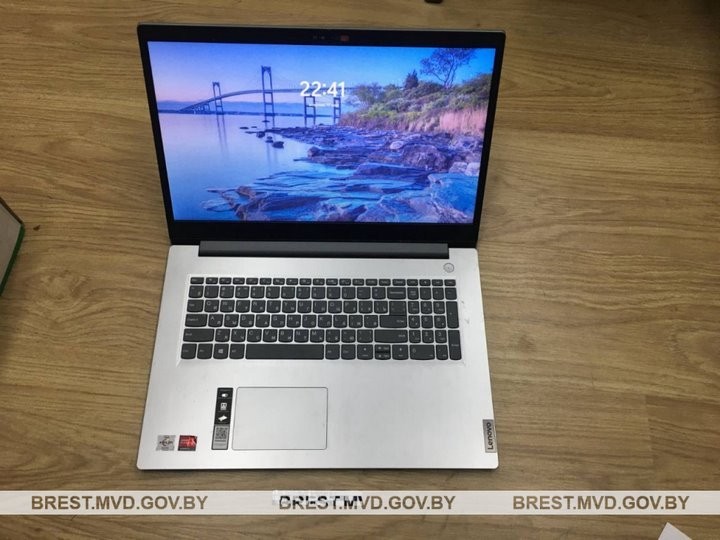 Житель Брестской области пришел в гости с пустыми руками, а ушел с планшетом и ноутбуком хозяйки