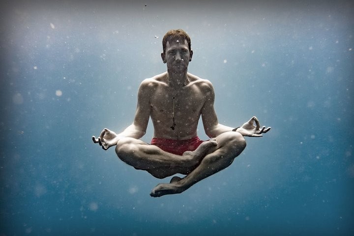 25 минут под водой без кислорода. Как люди ставят такие рекорды