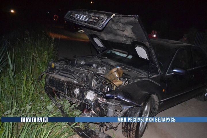 В Брестском районе автомобиль угодил в канал