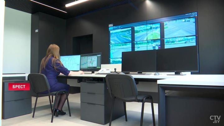 В Бресте на оживлённых перекрёстках установили «умную» систему управления светофорами. Что говорят водители?