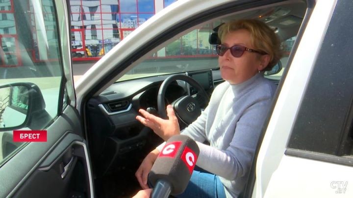 В Бресте на оживлённых перекрёстках установили «умную» систему управления светофорами. Что говорят водители?