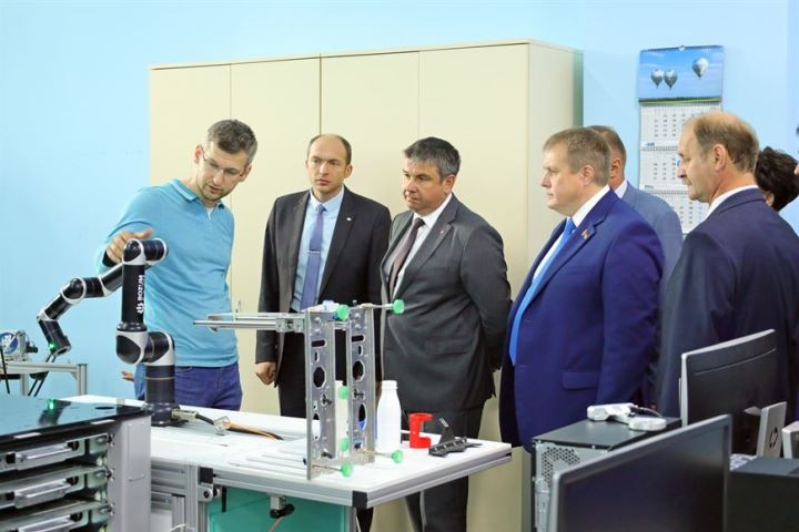 Шулейко поручил активнее использовать научный потенциал БрГТУ