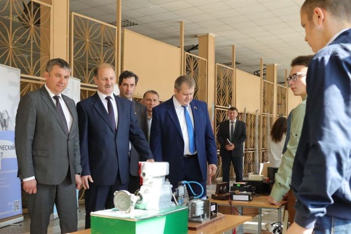 Шулейко поручил активнее использовать научный потенциал БрГТУ