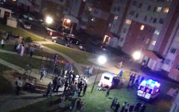 Девушка выпала из окна шестого этажа в Барановичах