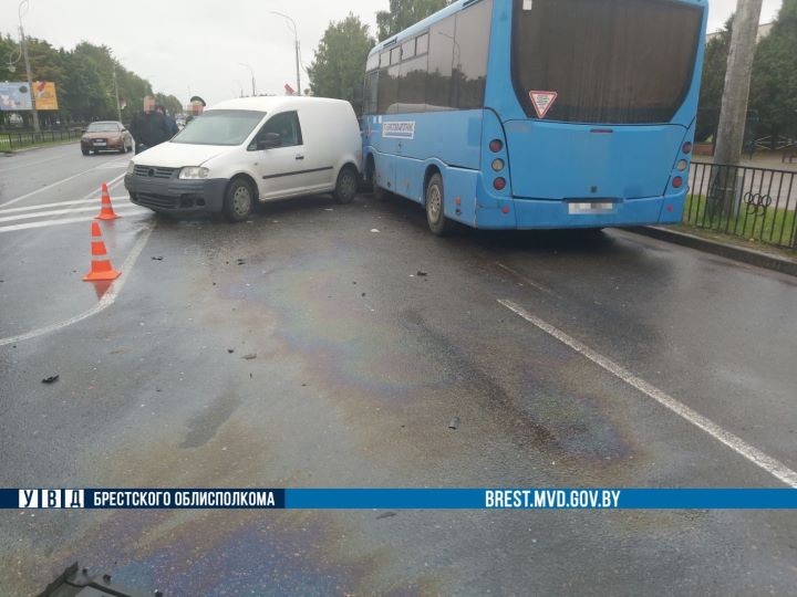 Подробности ДТП в Кобрине с участием 4 машин