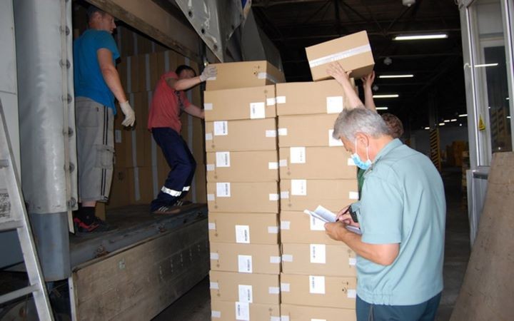 Более 250 тыс. пачек сигарет пытались ввезти из Бреста в Россию под видом газовых плит