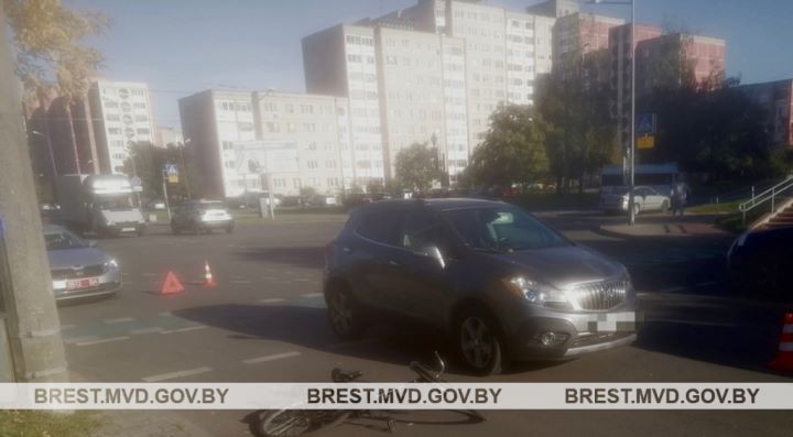 В Бресте женщина-водитель сбила велосипедиста