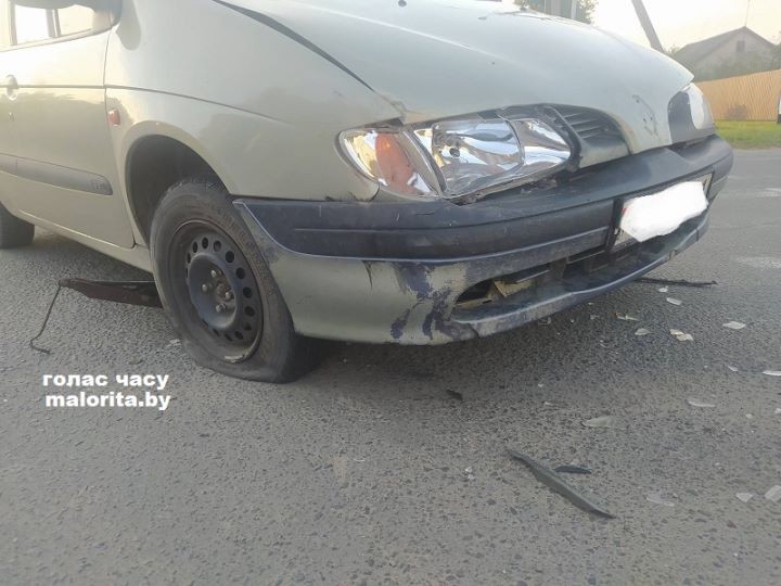 В Малорите французский автомобиль врезался в бок «Фиату», который от удара развернуло