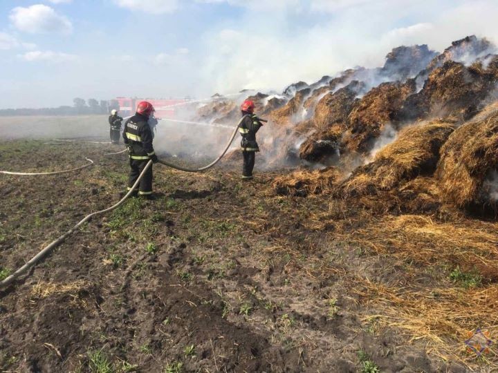 В Пинском и Ивацевичском районах горела солома.
