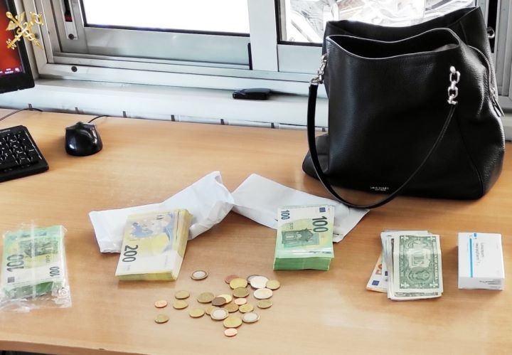 Возбуждено уголовное дело за перемещение валюты в крупном размере через ПП «Брест»