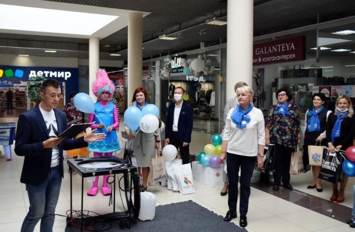 В Бресте к новому учебному году дарили улыбки детям