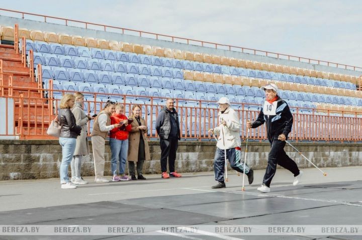 В Березе состоялся районный фестиваль по скандинавской ходьбе