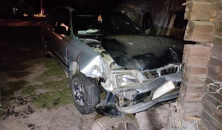 Нетрезвая женщина на машине въехала во двор соседки и насмерть сбила ее. Случай в Брестской области