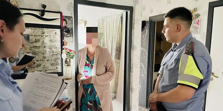 Инспекторы внезапно пришли домой к водителям, забывшим заплатить штраф, и арестовали их имущество