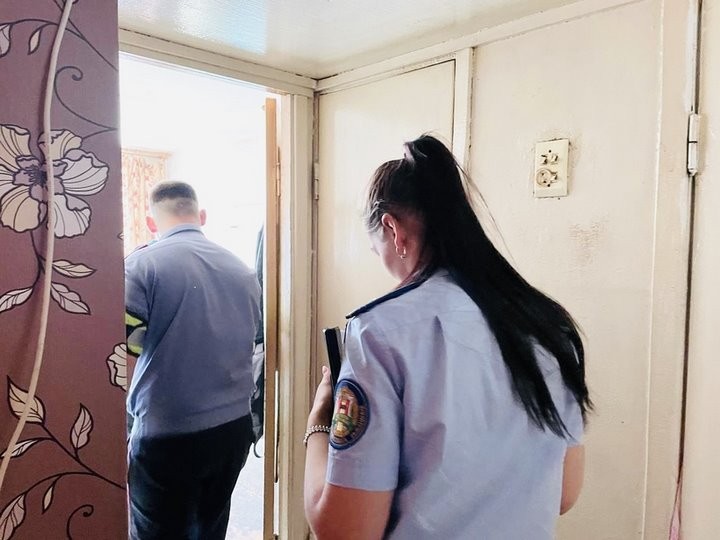 Инспекторы внезапно пришли домой к водителям, забывшим заплатить штраф, и арестовали их имущество