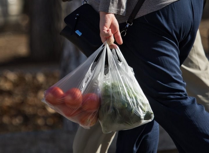 В ЕС запретят продажу одноразовых пакетов. Какие новшества планируются в сфере упаковки