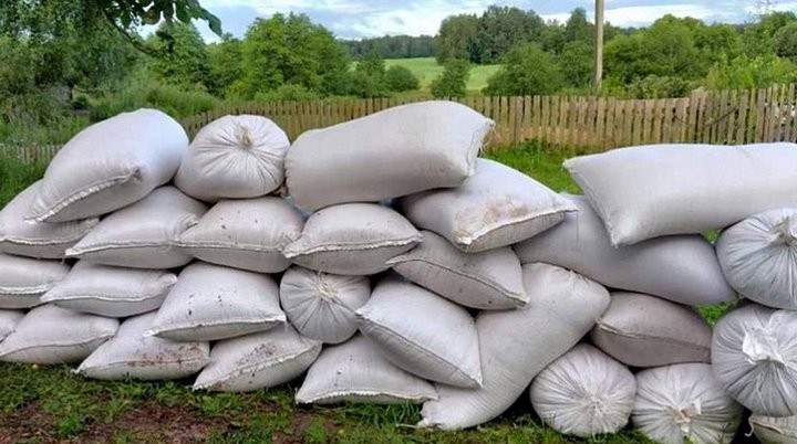 Механизатор хозяйства в Ивацевичском районе похитил 815 кг удобрений