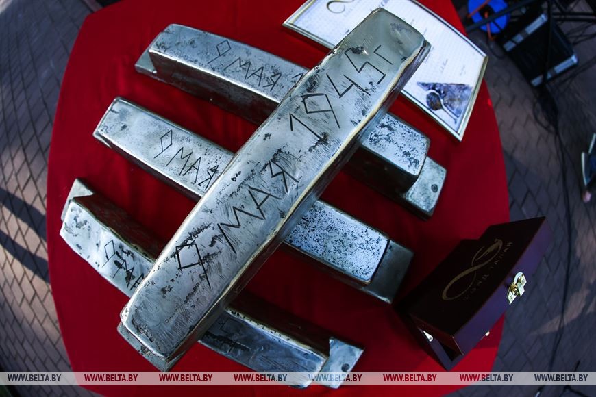 В Бресте реконструировали памятник на братской могиле советских воинов-освободителей, погибших в 1939 и 1944-1945 годах