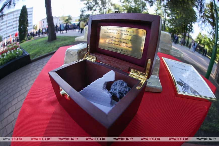 В Бресте реконструировали памятник на братской могиле советских воинов-освободителей, погибших в 1939 и 1944-1945 годах