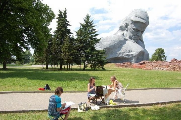 В мемориальном комплексе «Брестская крепость-герой» пройдет выставка детского рисунка