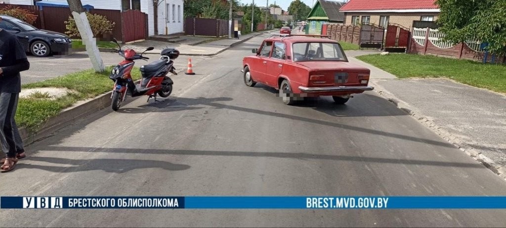 Водитель мопеда пострадал в Пружанах. Как это произошло