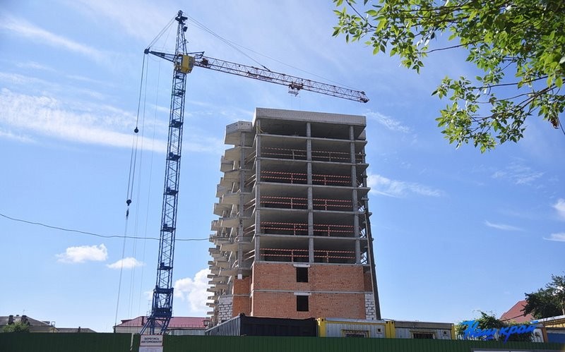 Посмотрели, как строится первый в Барановичах монолитный жилой дом