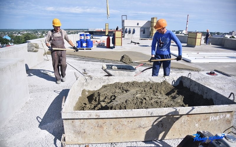 Посмотрели, как строится первый в Барановичах монолитный жилой дом