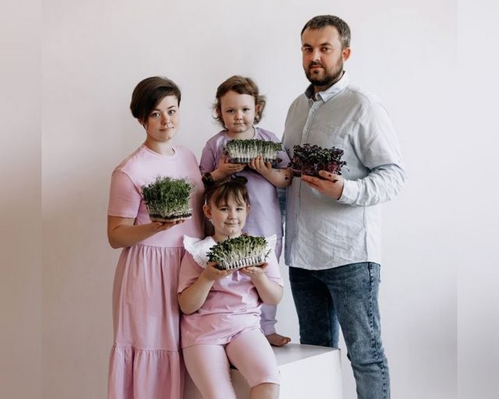 Супруги из Пинска организовали бизнес по выращиванию микрозелени