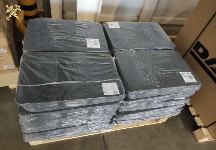 Партию незадекларированных товаров на 26 тыс. рублей обнаружили брестские таможенники в грузовике из Чехии