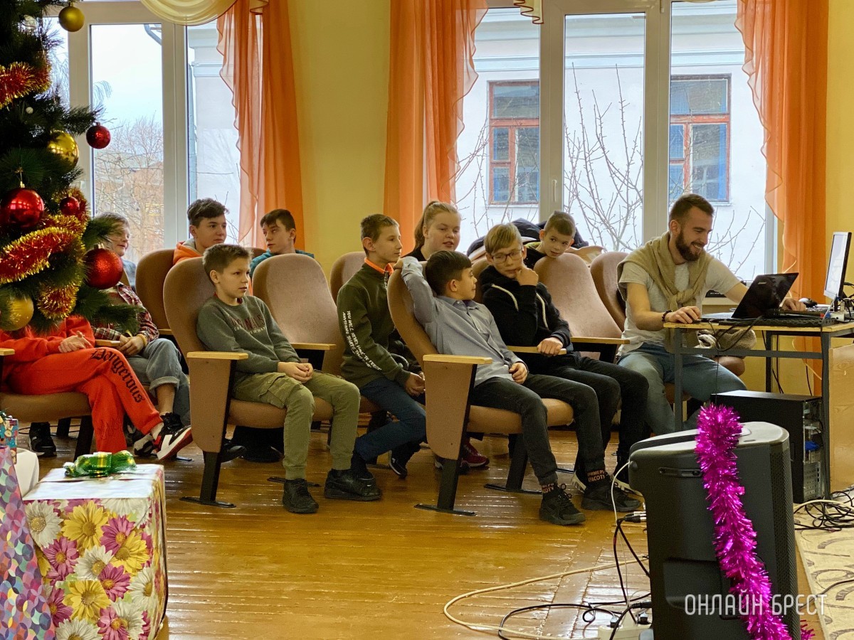 32 письма, 32 исполнения желаний и море позитива! Большой новогодний фотоотчёт из Дивинского детского дома (Брестская область)