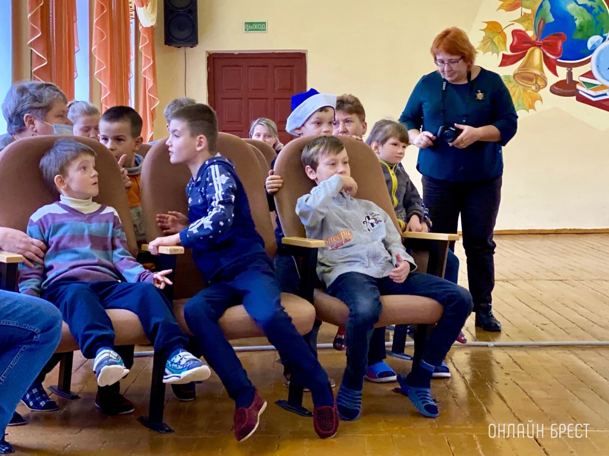 32 письма, 32 исполнения желаний и море позитива! Большой новогодний фотоотчёт из Дивинского детского дома (Брестская область)