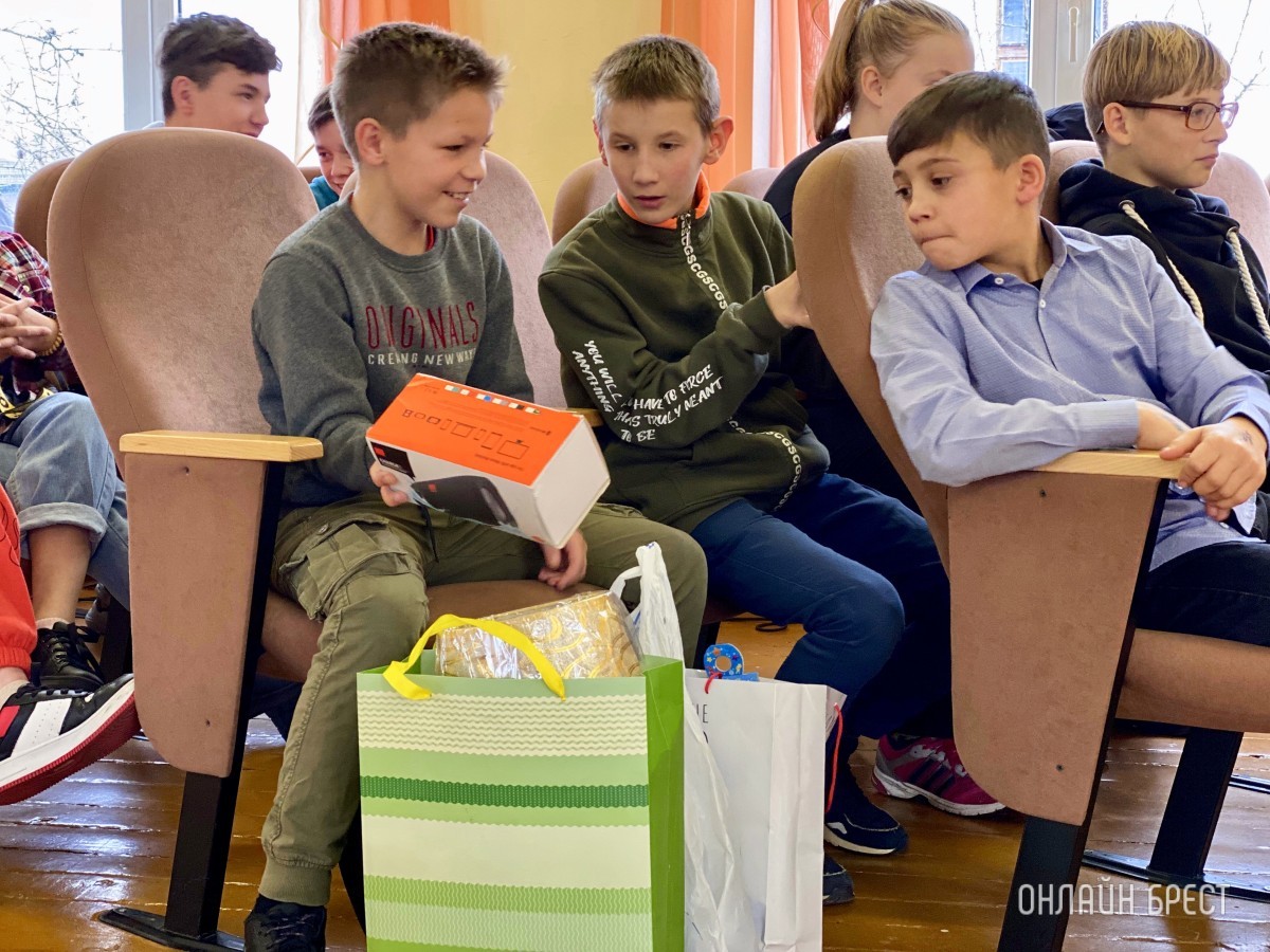 32 письма, 32 исполнения желаний и море позитива! Большой новогодний фотоотчёт из Дивинского детского дома (Брестская область)