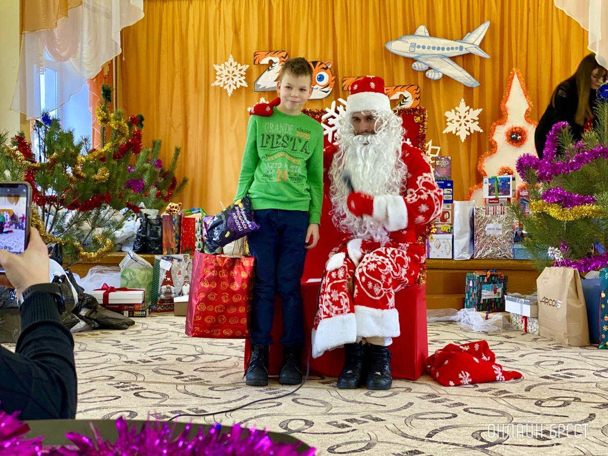 32 письма, 32 исполнения желаний и море позитива! Большой новогодний фотоотчёт из Дивинского детского дома (Брестская область)