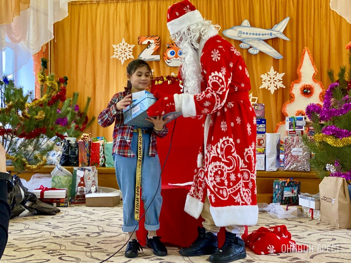 32 письма, 32 исполнения желаний и море позитива! Большой новогодний фотоотчёт из Дивинского детского дома (Брестская область)