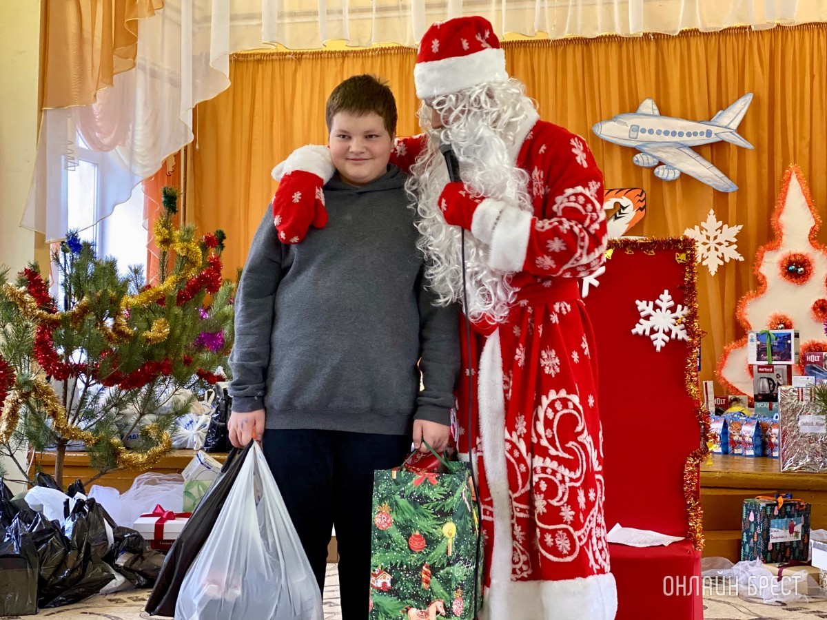 32 письма, 32 исполнения желаний и море позитива! Большой новогодний фотоотчёт из Дивинского детского дома (Брестская область)