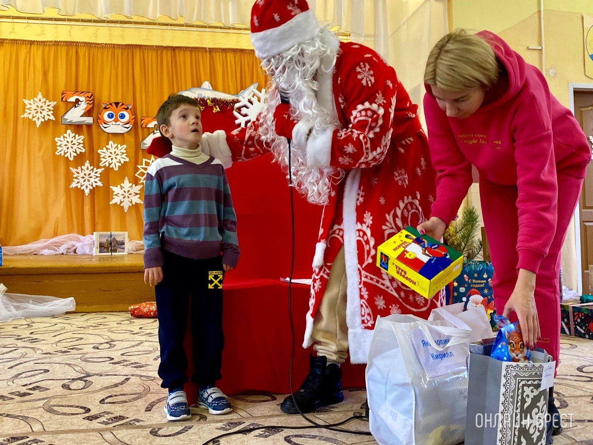 32 письма, 32 исполнения желаний и море позитива! Большой новогодний фотоотчёт из Дивинского детского дома (Брестская область)