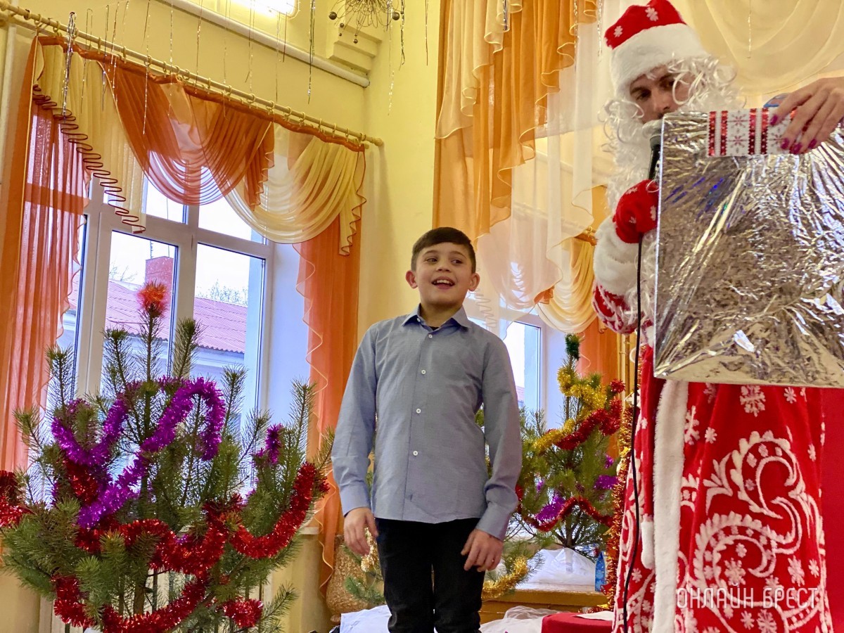 32 письма, 32 исполнения желаний и море позитива! Большой новогодний фотоотчёт из Дивинского детского дома (Брестская область)