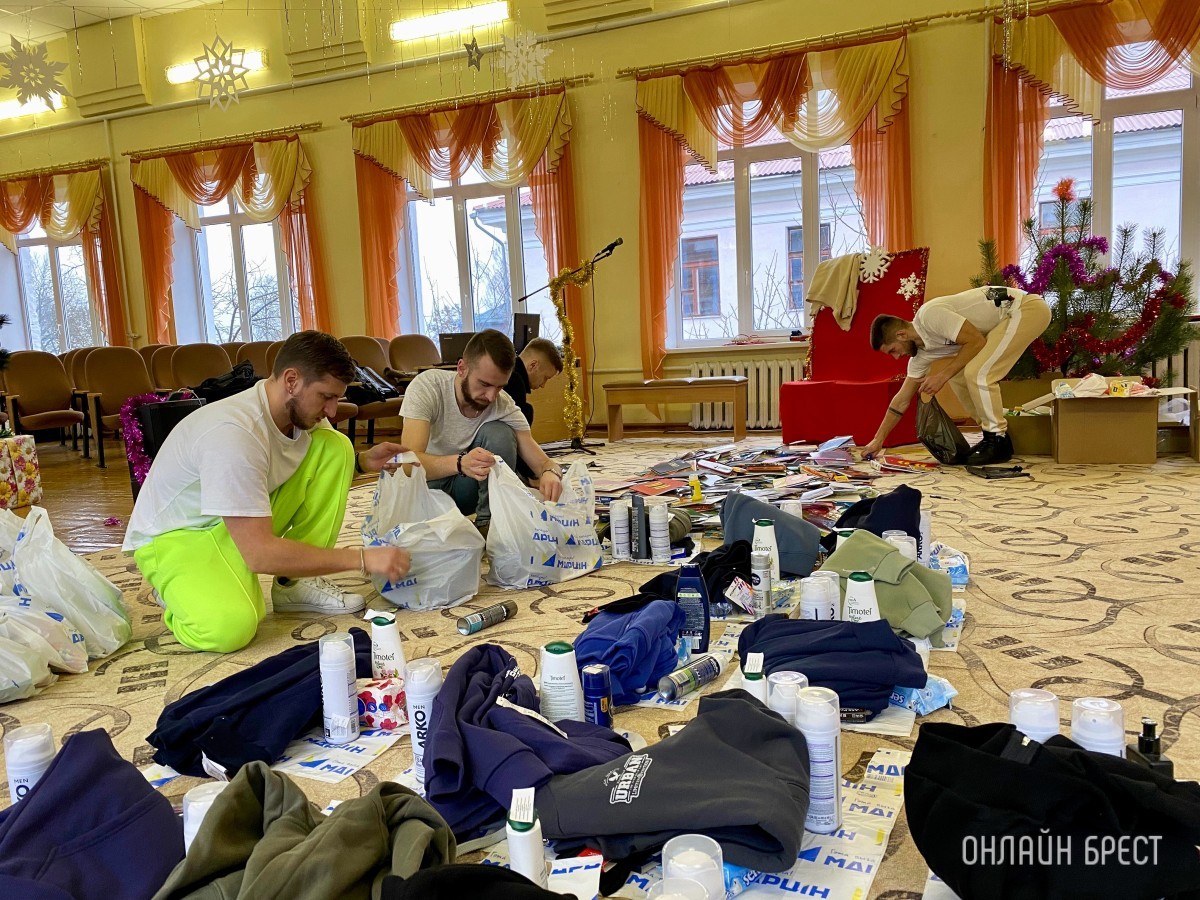 32 письма, 32 исполнения желаний и море позитива! Большой новогодний фотоотчёт из Дивинского детского дома (Брестская область)