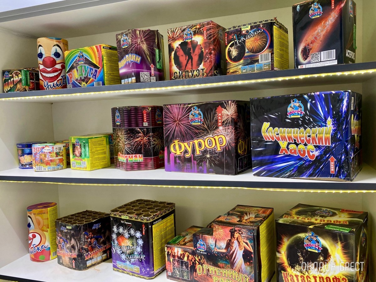 В Беларуси разрешили вновь продавать пиротехнику. Брестским магазинам «Фейерверки» есть что вам предложить!