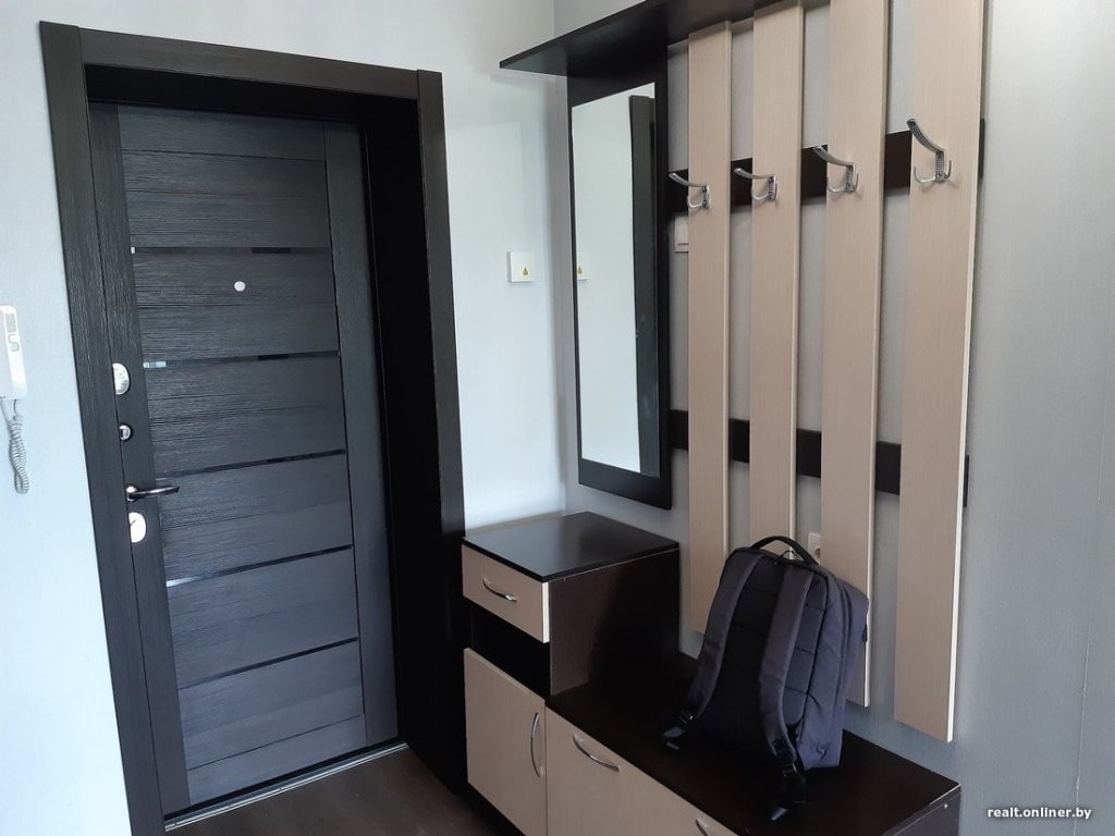 «Ущерб такой, что цена квартиры упала на $10 000». Минчанин сдал жилье девушке и пожалел