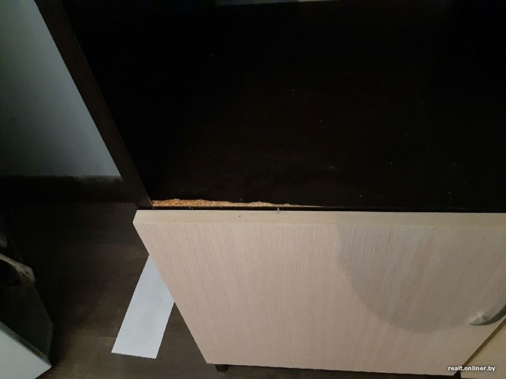 «Ущерб такой, что цена квартиры упала на $10 000». Минчанин сдал жилье девушке и пожалел