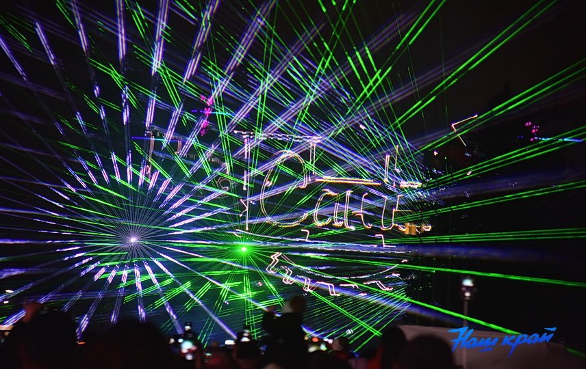 Завораживающее лазерное шоу