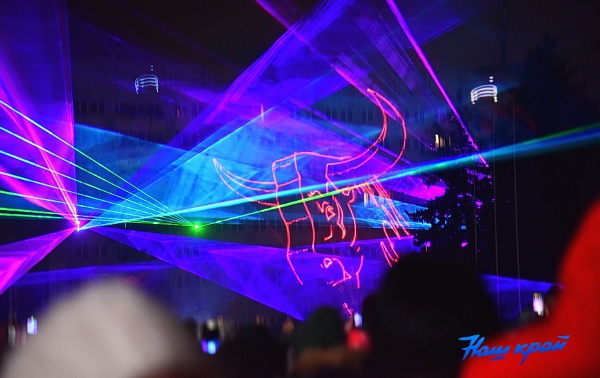 Завораживающее лазерное шоу