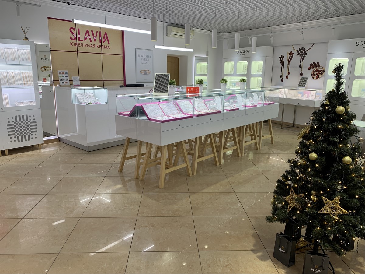 За подарками к Новому году в «Славия»! Новогодние скидки до 60% на все виды ювелирных украшений в Бресте